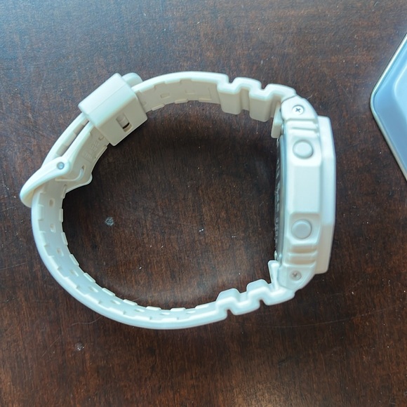 Rose Gold G-Shock Watch - Picture 4 of 5